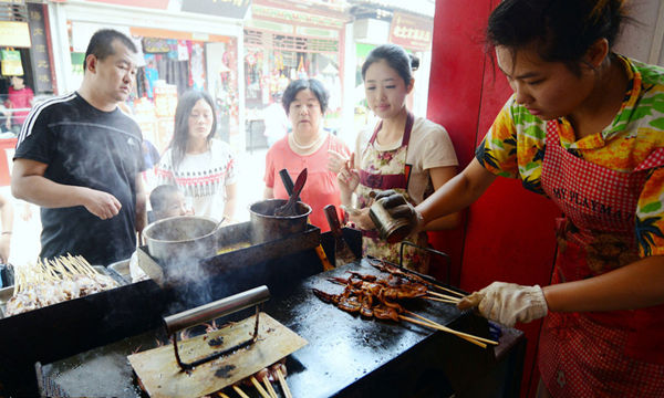 劉倩文賣鐵板魷魚(yú)