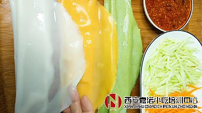 彩色涼皮培訓的制作過程_彩色涼皮料汁配方